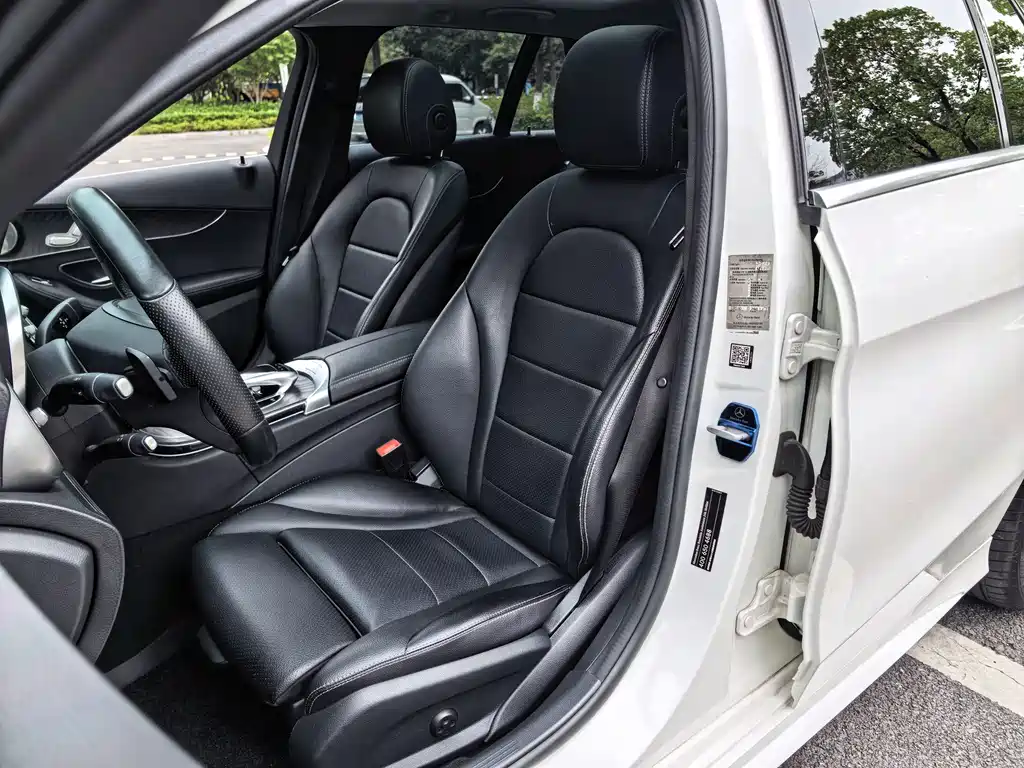 Mercedes-Benz C-Class (Import) — миниатюра 24