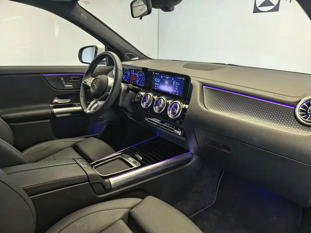 Mercedes-Benz EQA — миниатюра 12