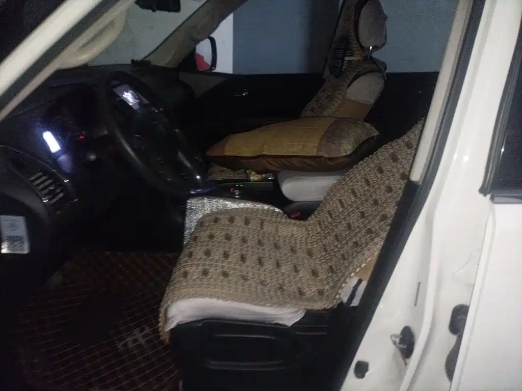 Nissan Patrol — миниатюра 16