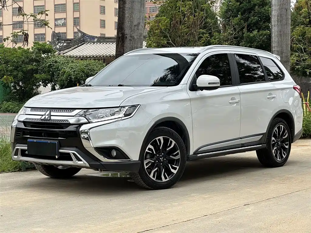 Купить Mitsubishi Outlander