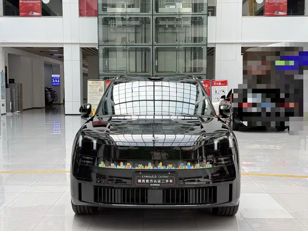 Lynk & Co 900 — миниатюра 2