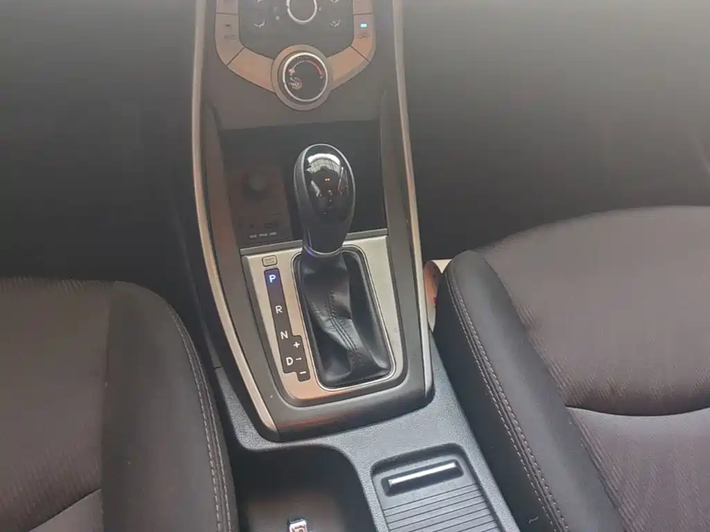 Hyundai Elantra Langdong — миниатюра 14