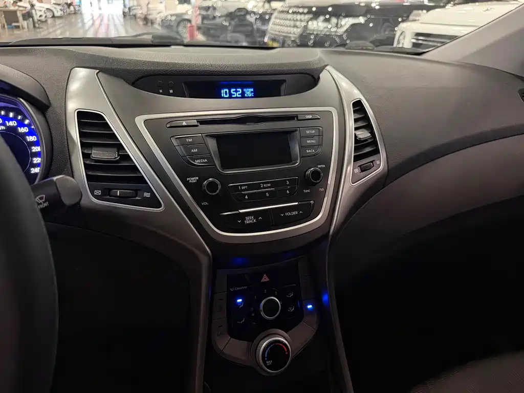 Hyundai Elantra Langdong — миниатюра 7
