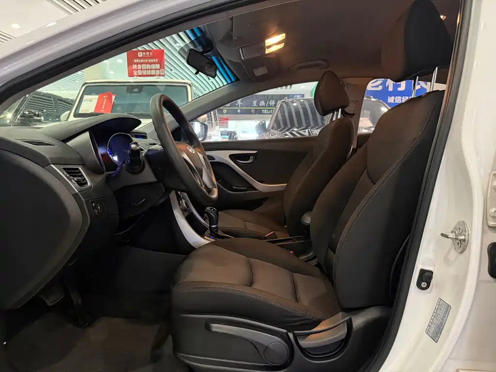 Hyundai Elantra Langdong — миниатюра 3