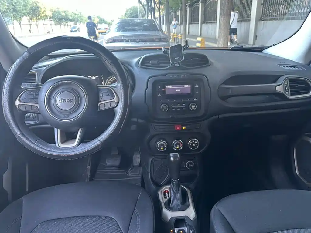 Jeep Renegade — миниатюра 14