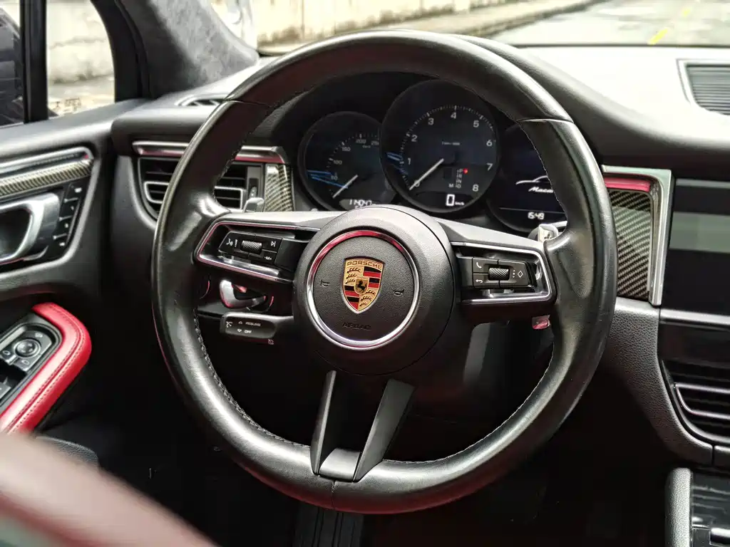 Porsche Macan — миниатюра 8
