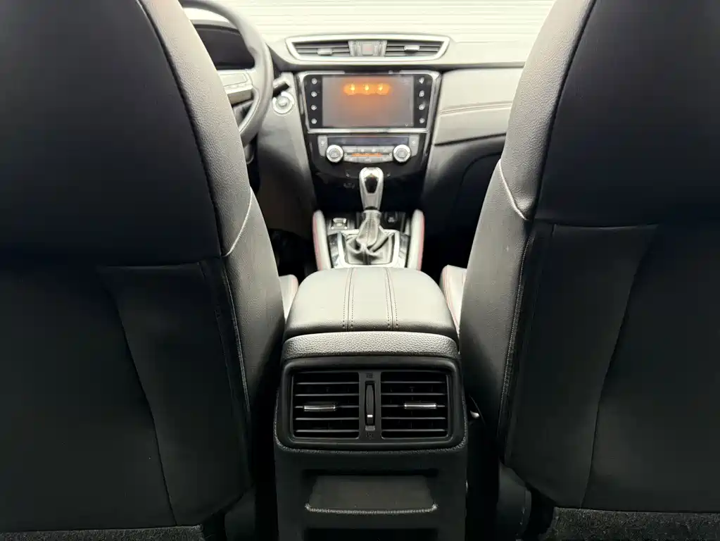 Nissan Qashqai — миниатюра 20