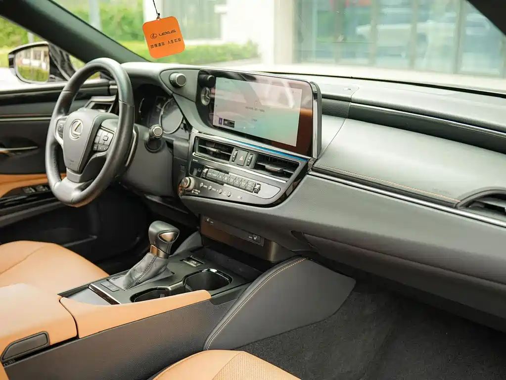 Lexus ES — миниатюра 10