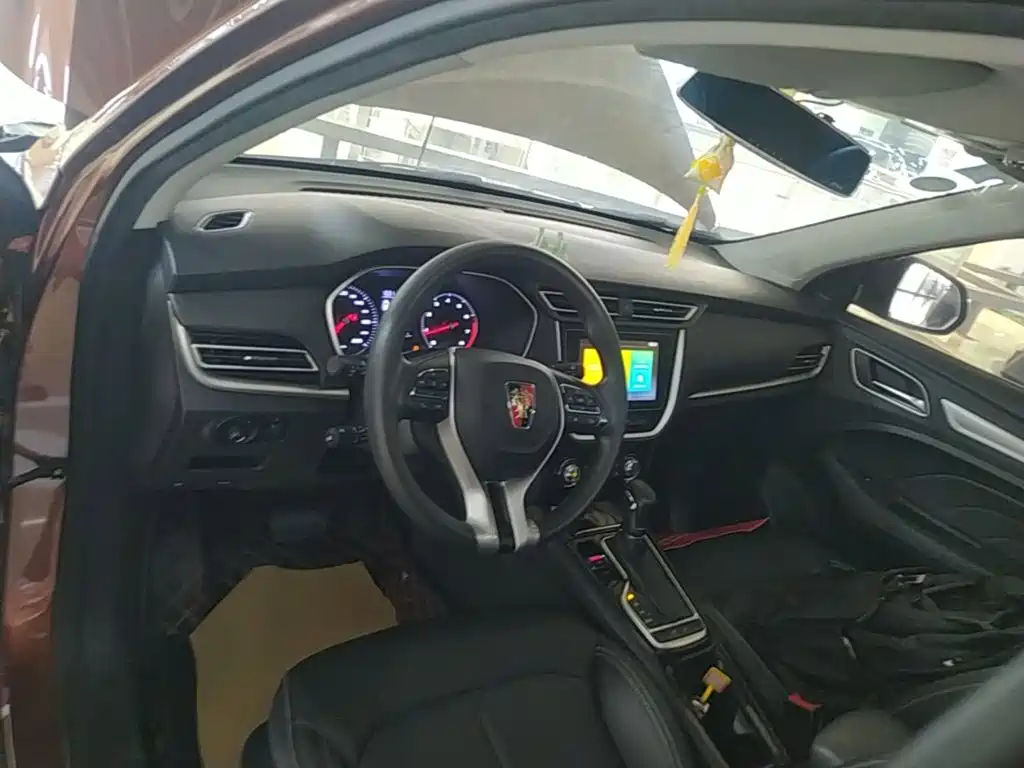 Roewe RX3 — миниатюра 10