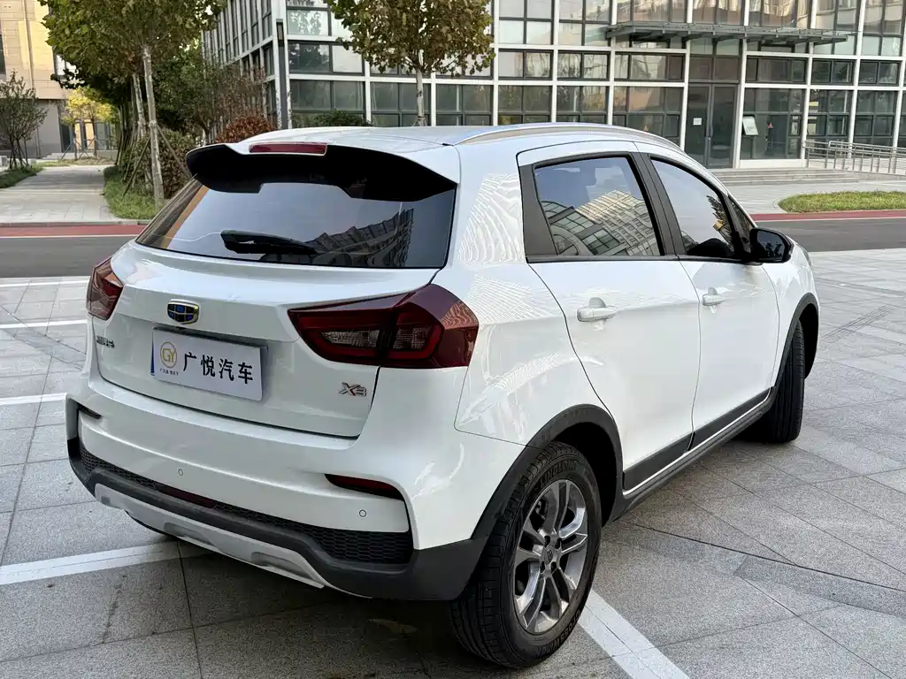 Geely Vision X3 — миниатюра 8