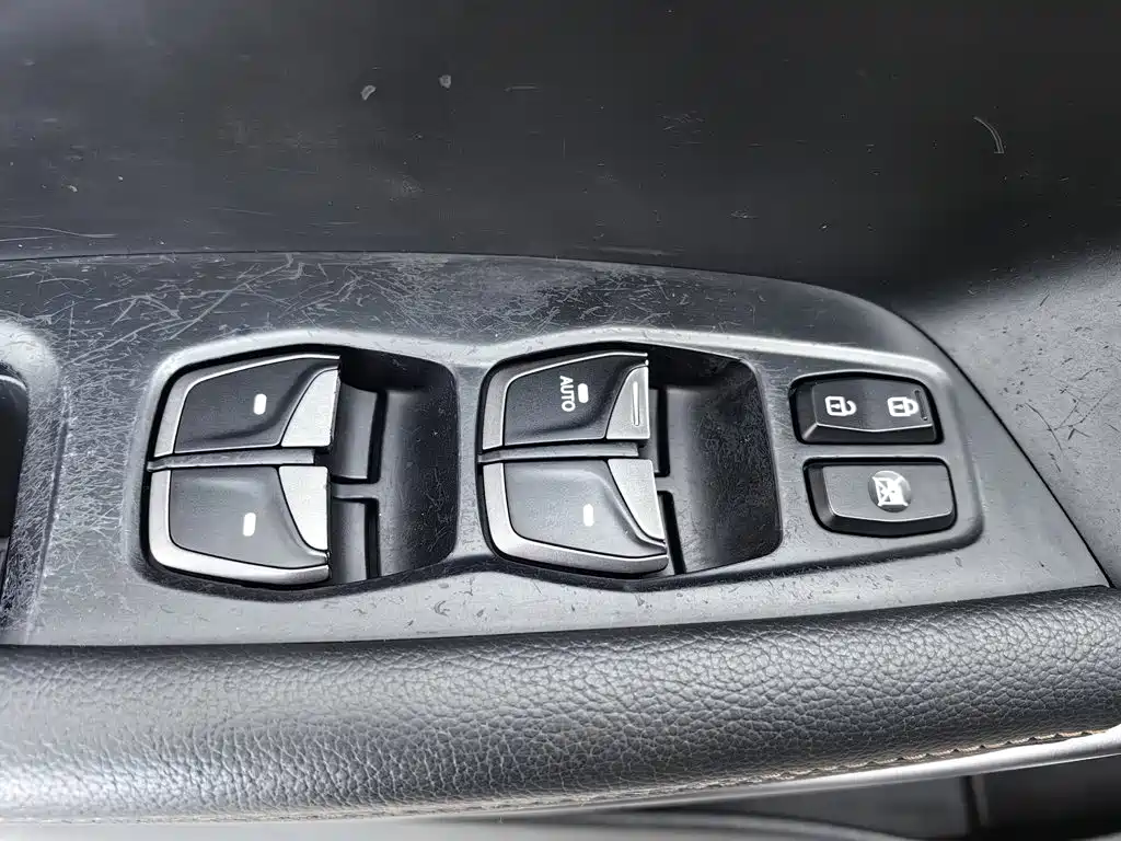 Hyundai Santa Fe — миниатюра 9