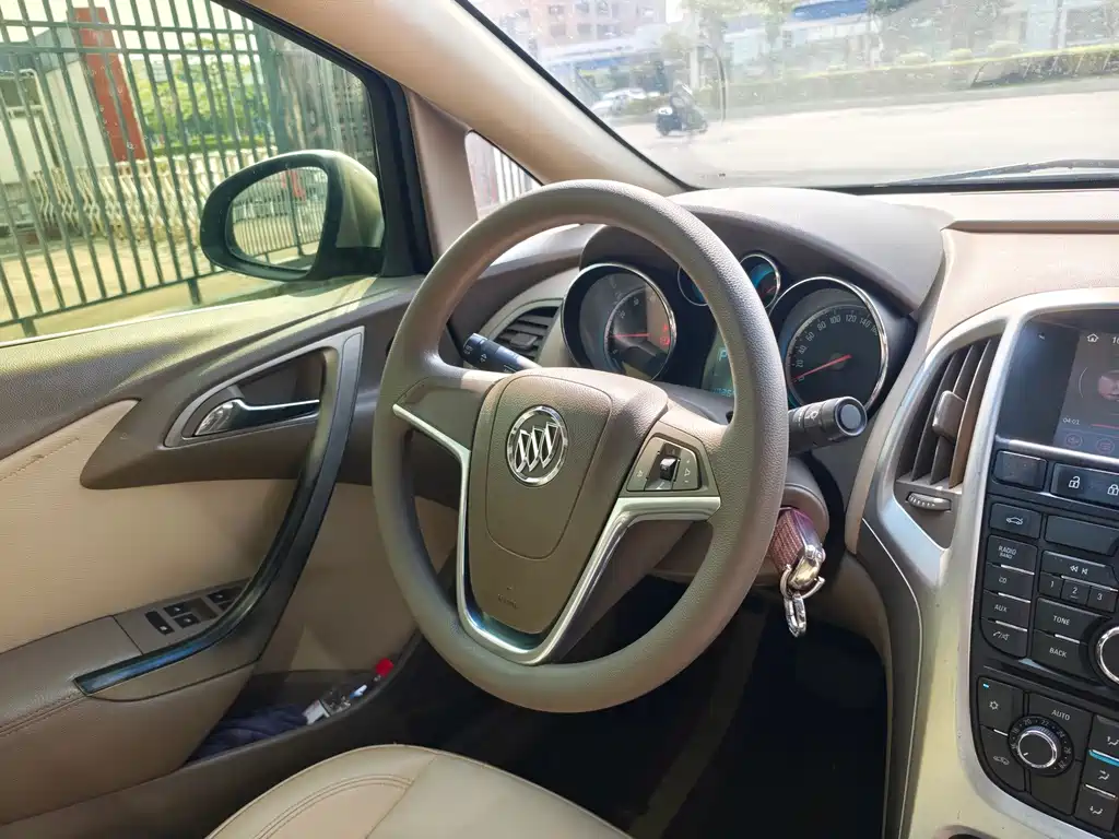 Buick Excelle — миниатюра 10
