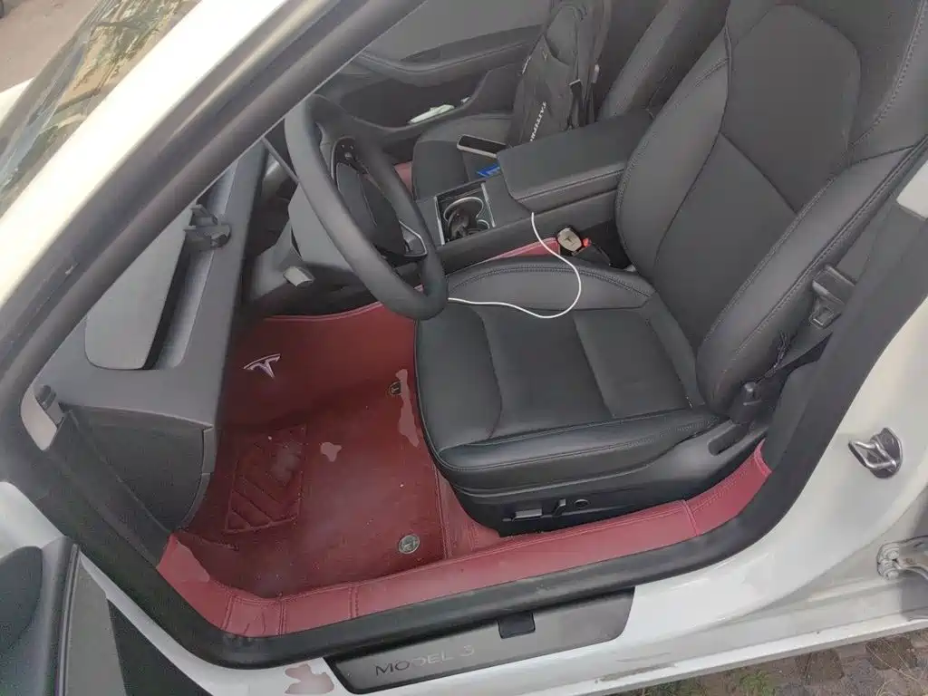 Tesla Model 3 — миниатюра 16