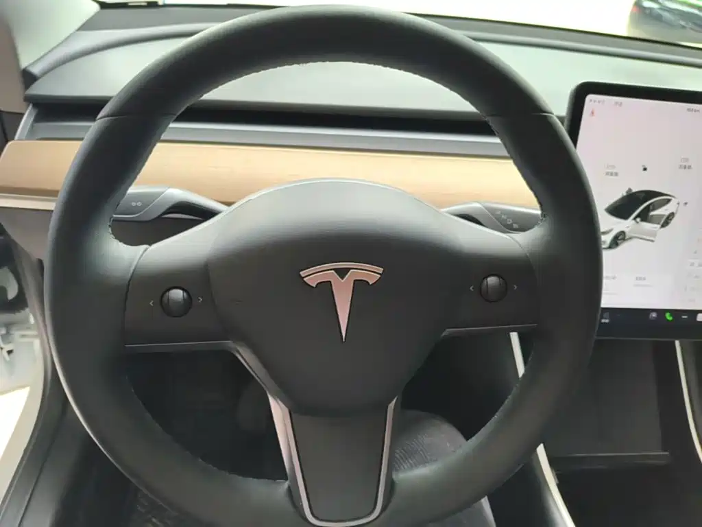 Tesla Model 3 — фотографии объявления, Фото 11