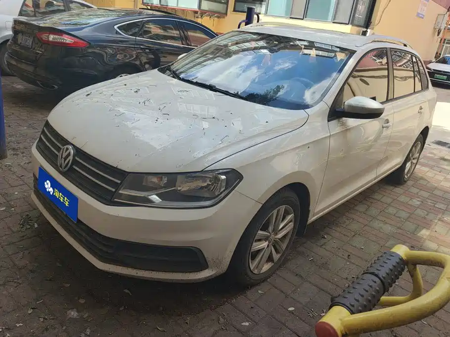 Volkswagen Santana — миниатюра 2