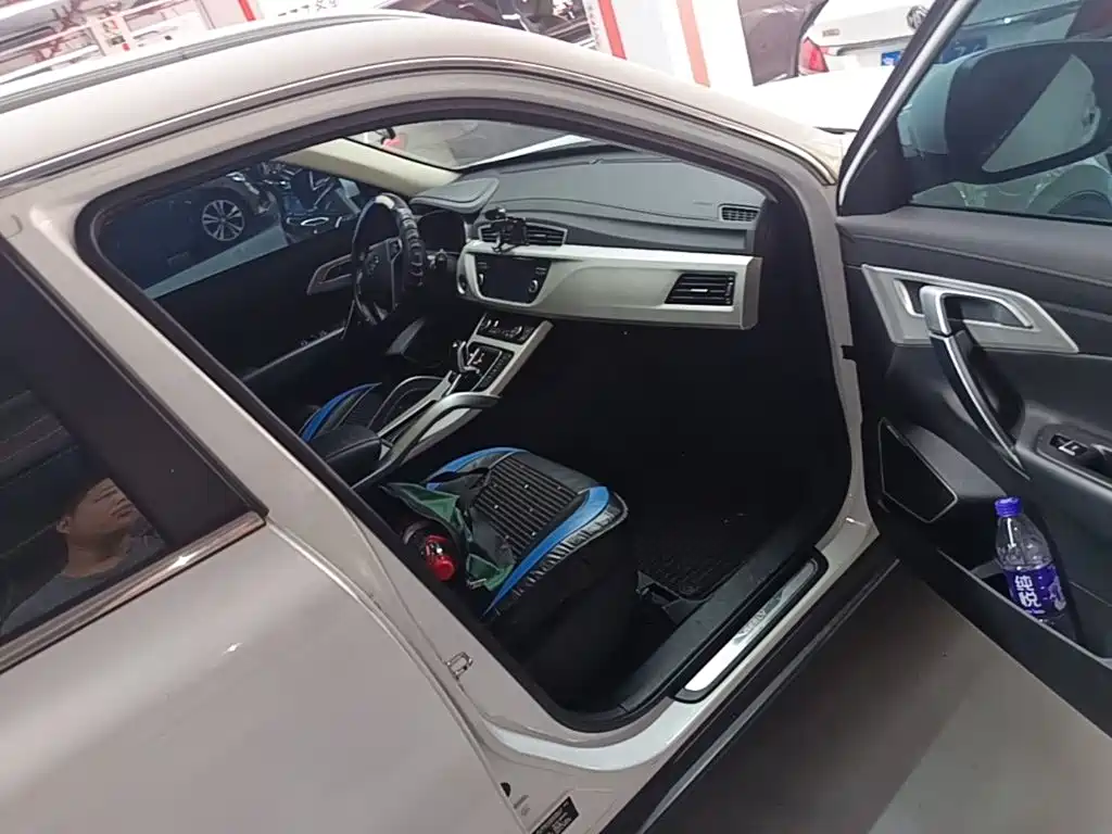 Geely Boyue — миниатюра 9