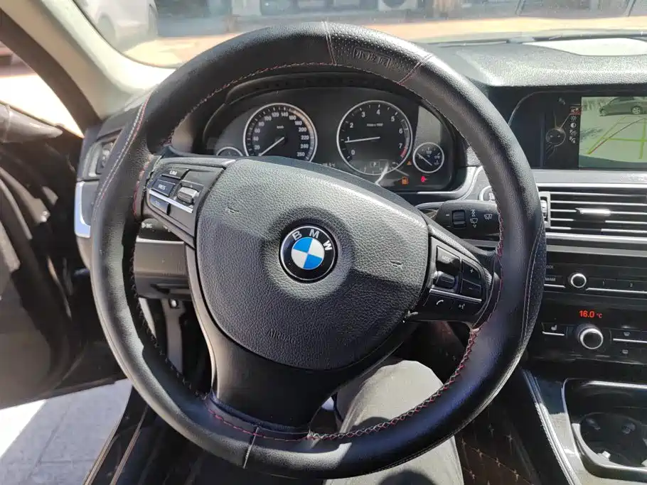 BMW 5 Series — миниатюра 15