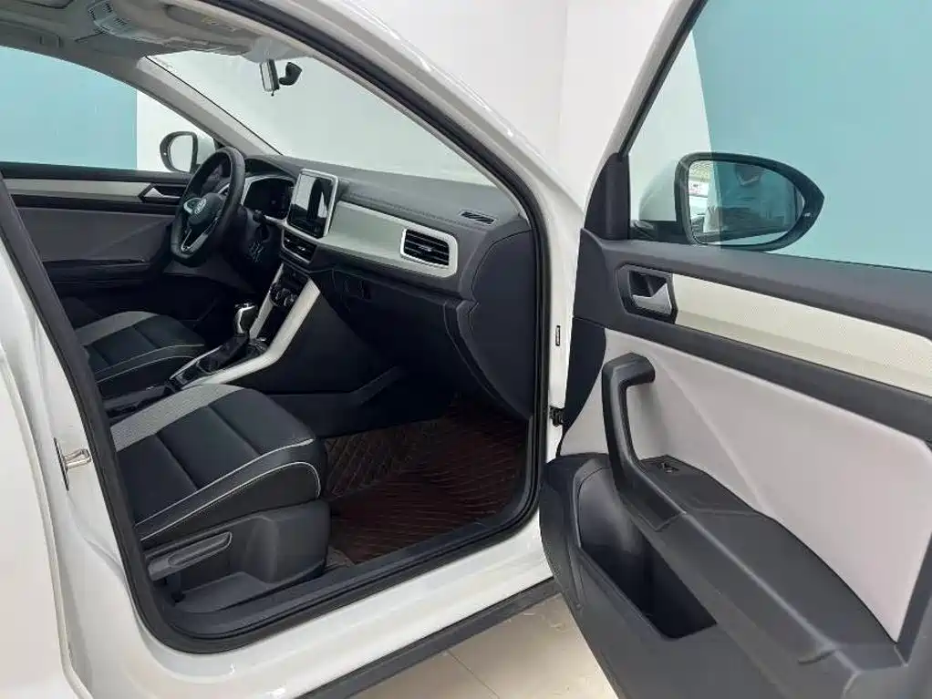 Volkswagen T-Roc — миниатюра 11
