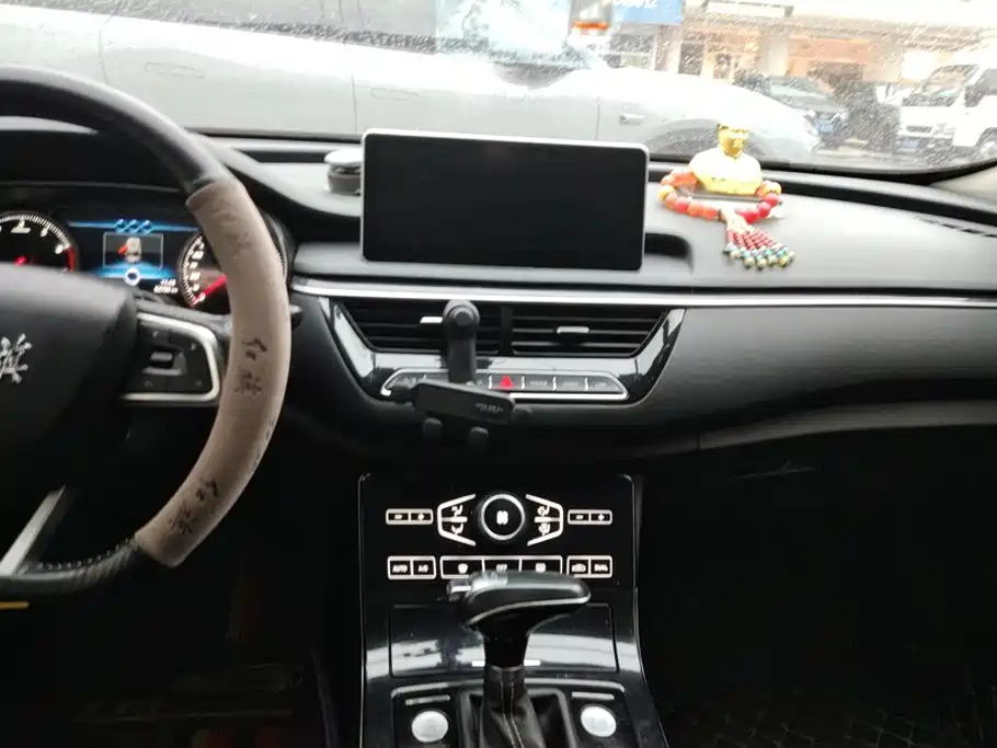 Hongqi Hongqi H5 — миниатюра 13