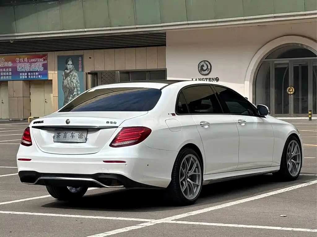 Mercedes-Benz E-Class — миниатюра 4