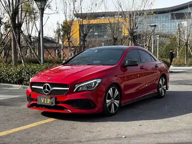 MERCEDES-BENZ CLA