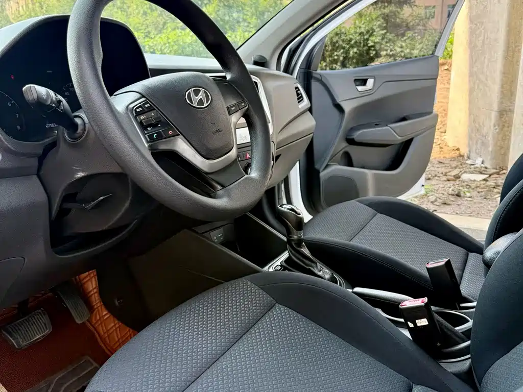 Hyundai Verna — миниатюра 7