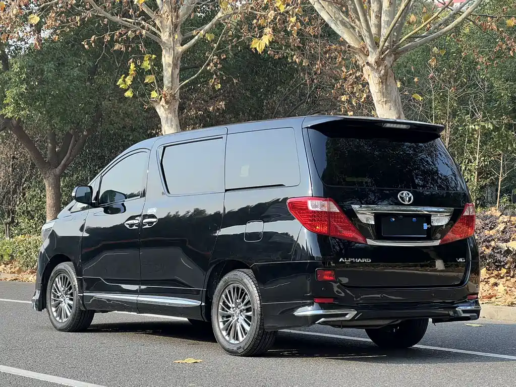 Toyota Alphard 2011 3.5L Luxury