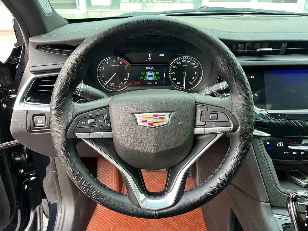 Cadillac XT6 — миниатюра 7