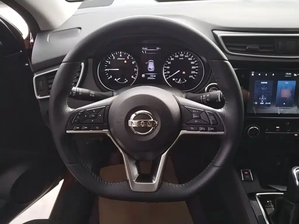 Nissan Qashqai — миниатюра 11