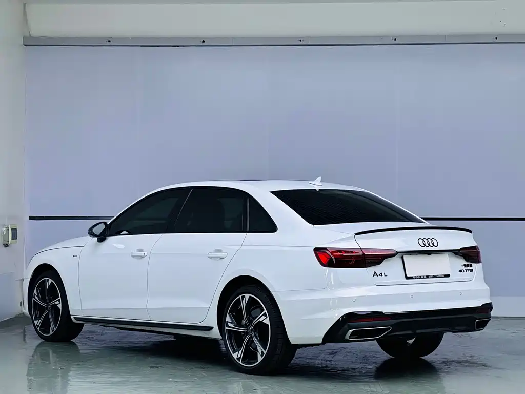 Audi A4L 2025 200 Enjoy 40 TFSI Luxury B&O