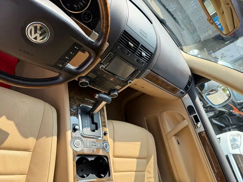 Volkswagen Touareg — миниатюра 24