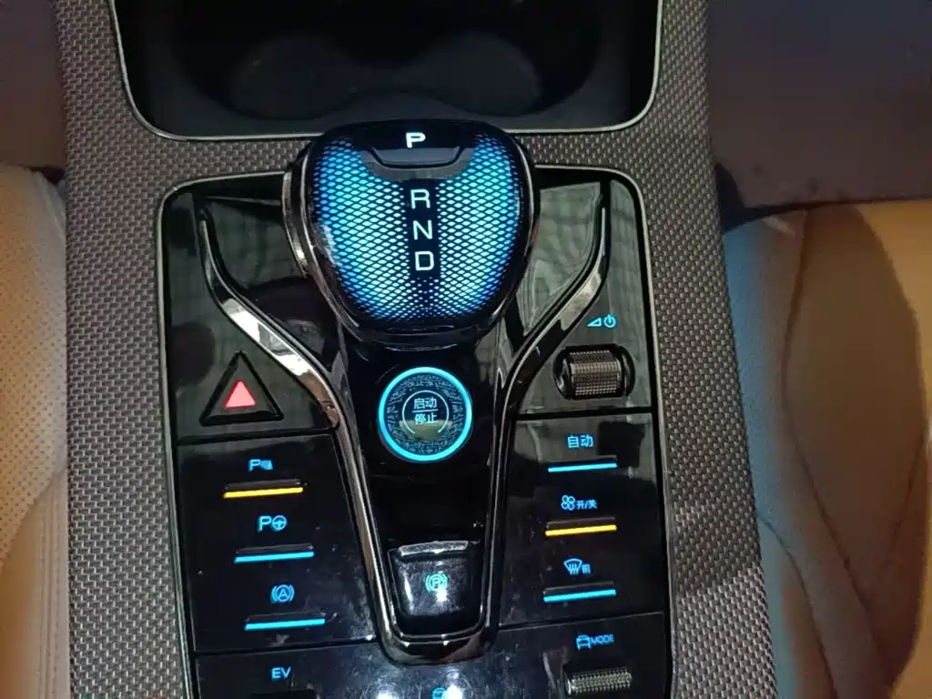 BYD Han — миниатюра 14