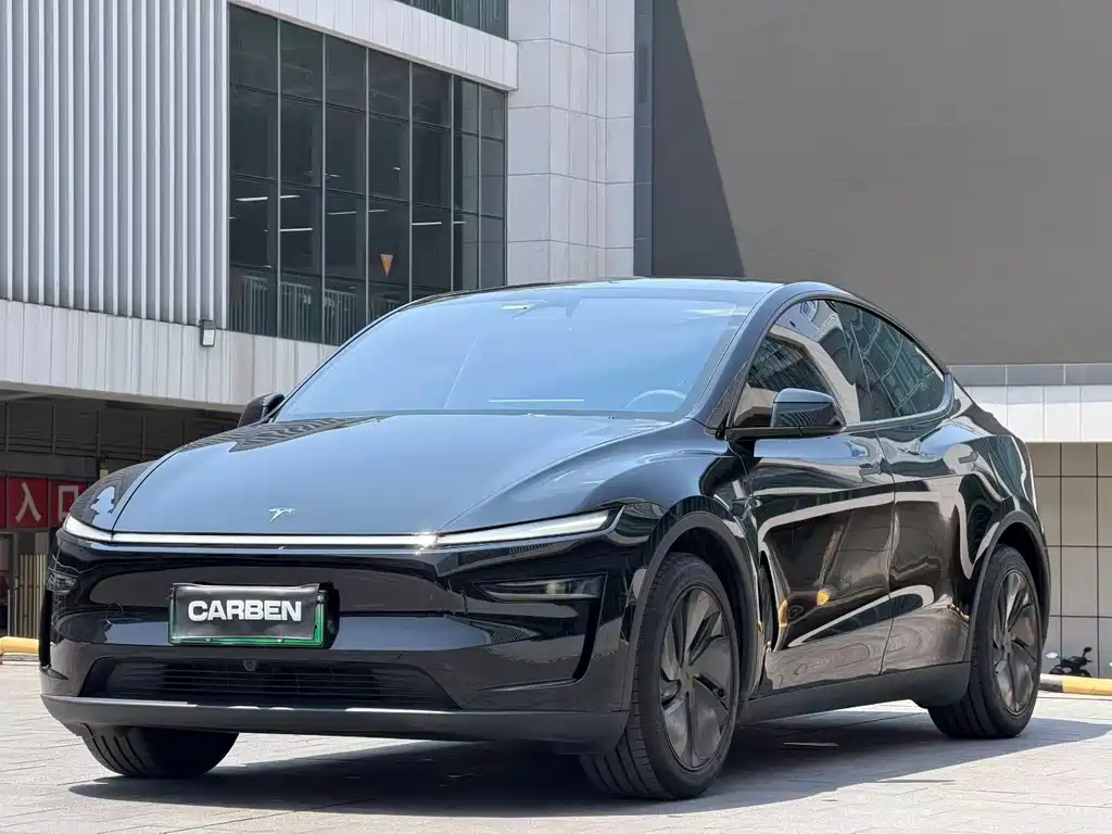 Tesla Model Y 2025