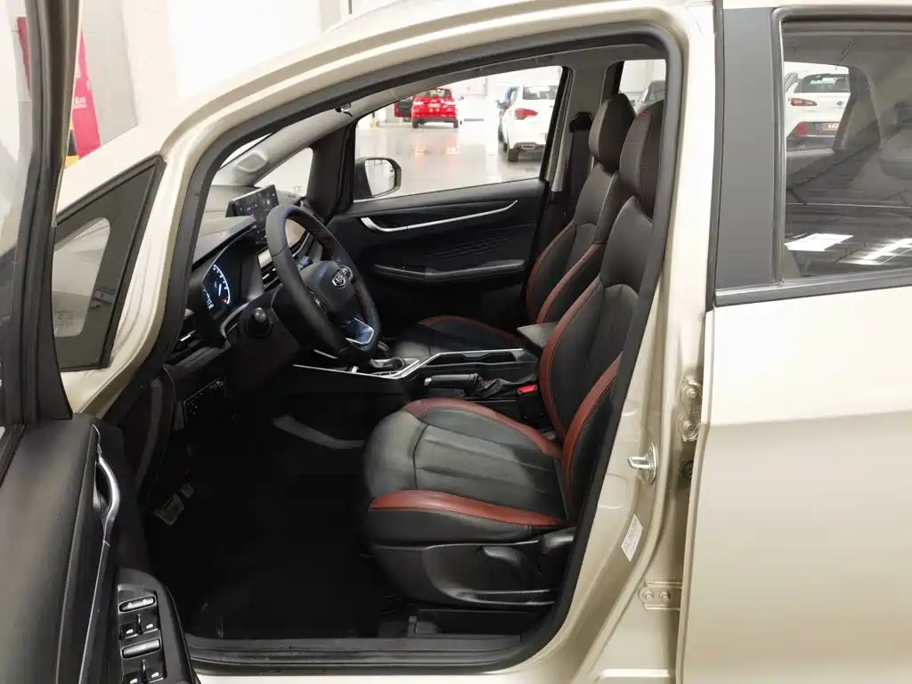 Geely Vision X3 — миниатюра 10