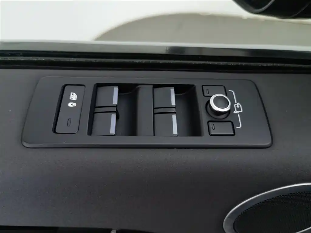 Land Rover Discovery 2017 3.0 SC V6 SE