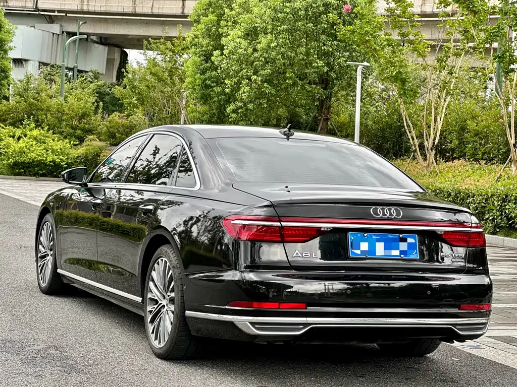 Audi A8 — миниатюра 4