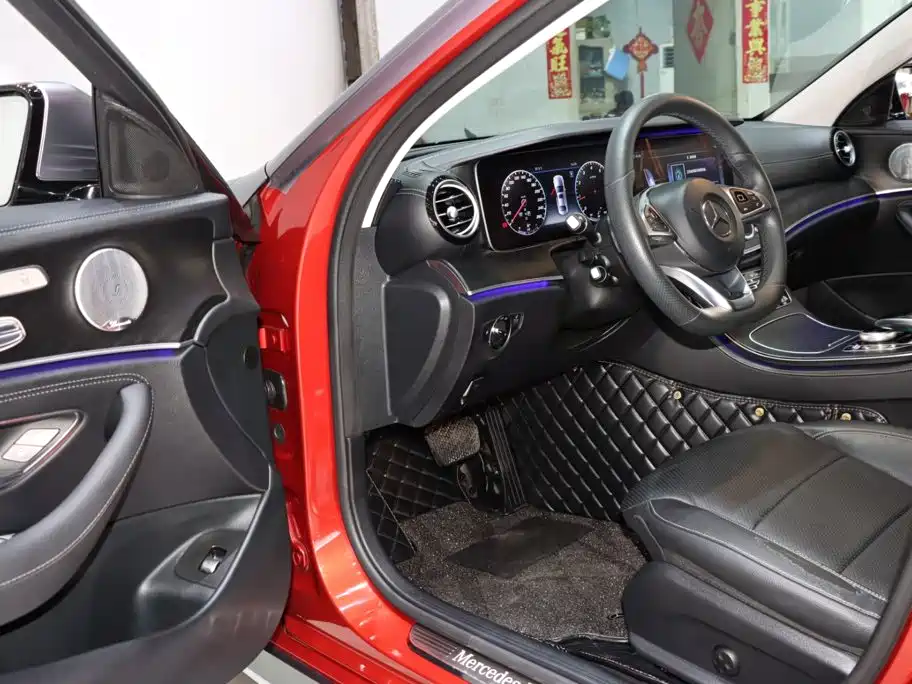 Mercedes-Benz E-Class — миниатюра 9