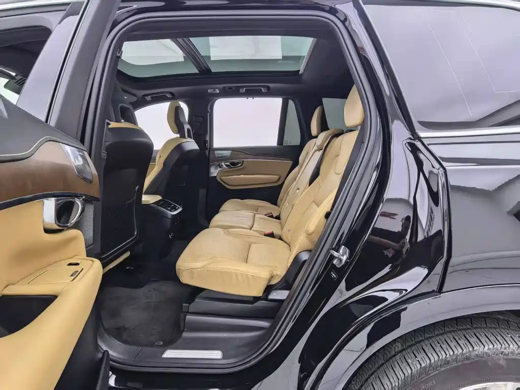 Volvo XC90 — миниатюра 16