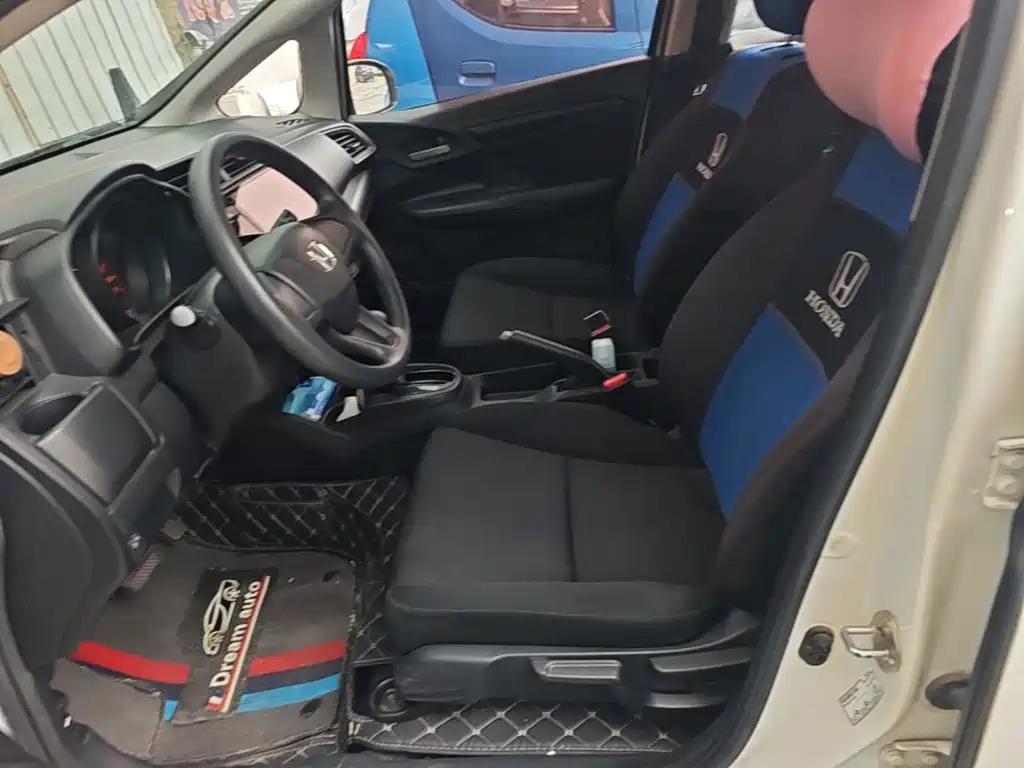Honda Fit — миниатюра 15