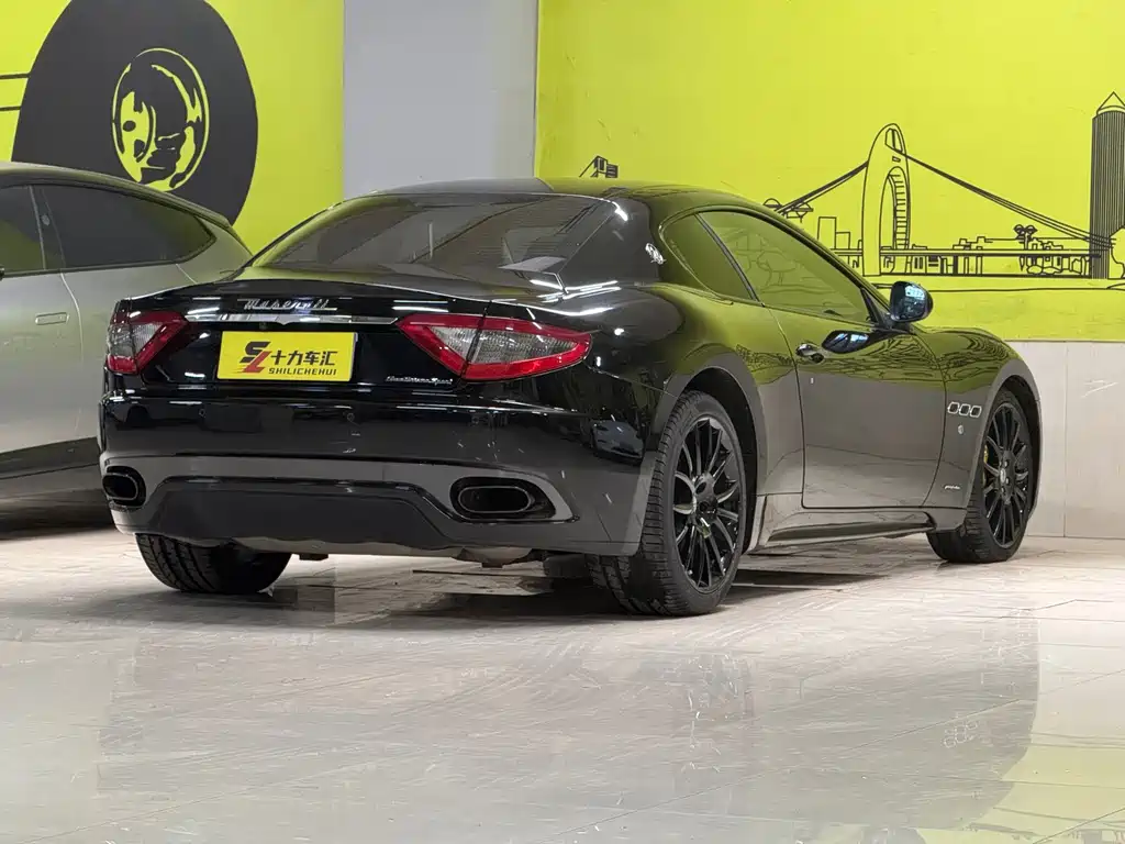 Maserati GranTurismo — миниатюра 6