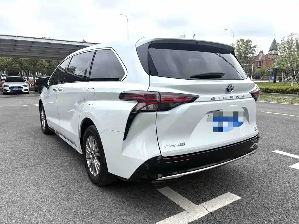 Toyota Sienna 2021 2.5L Luxury