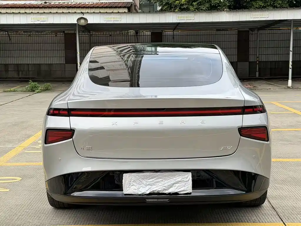XPeng P7 — миниатюра 5