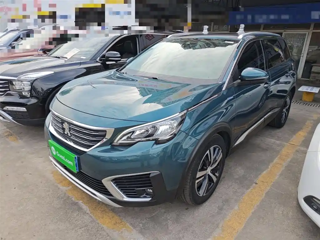 Купить Peugeot 5008