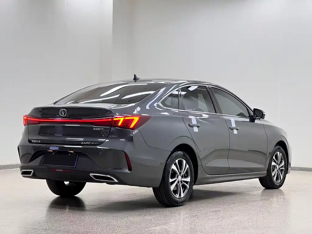 Changan Eado — миниатюра 4