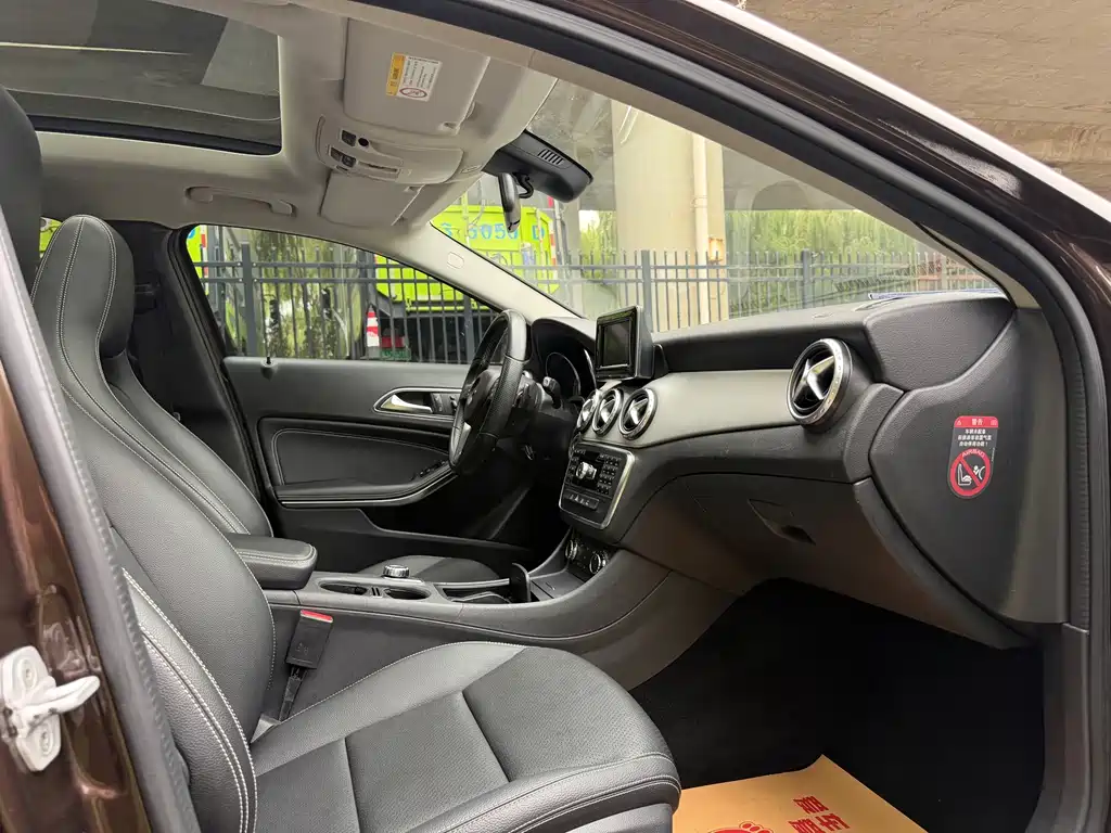 Mercedes-Benz GLA — миниатюра 10