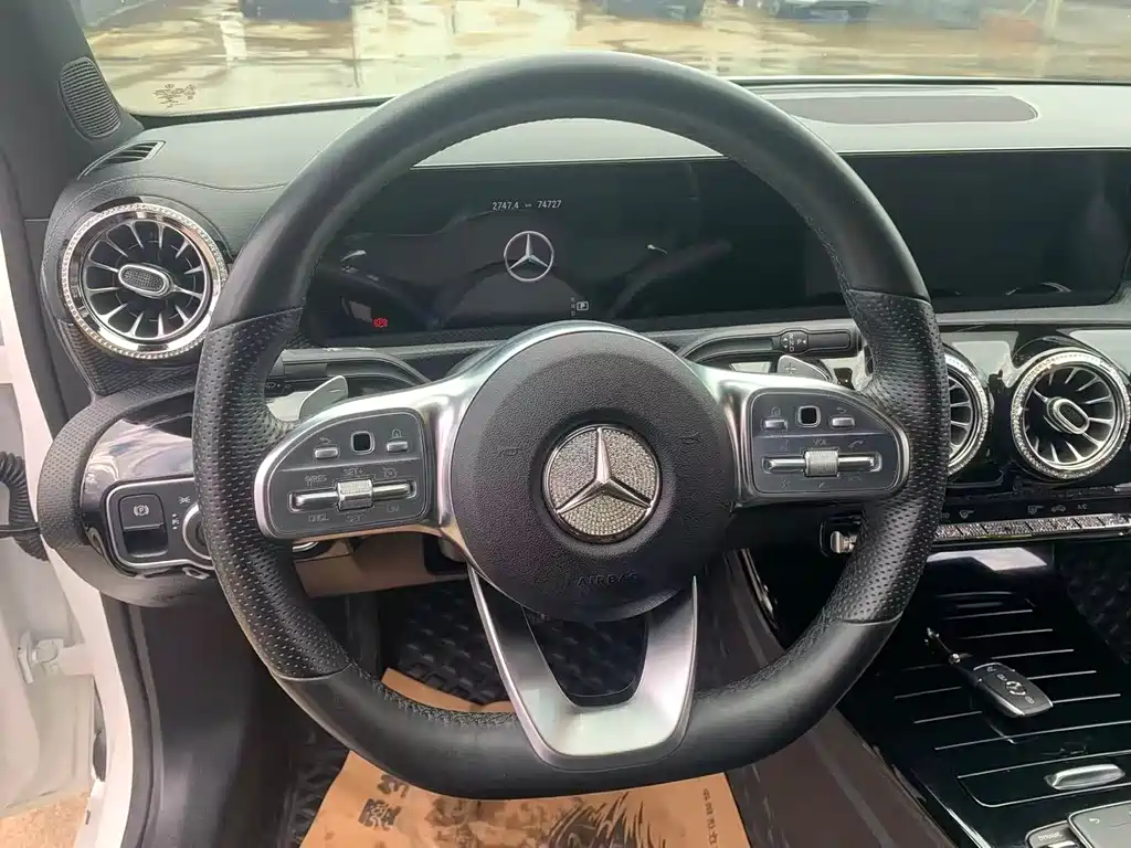 Mercedes-Benz A-Class — миниатюра 7