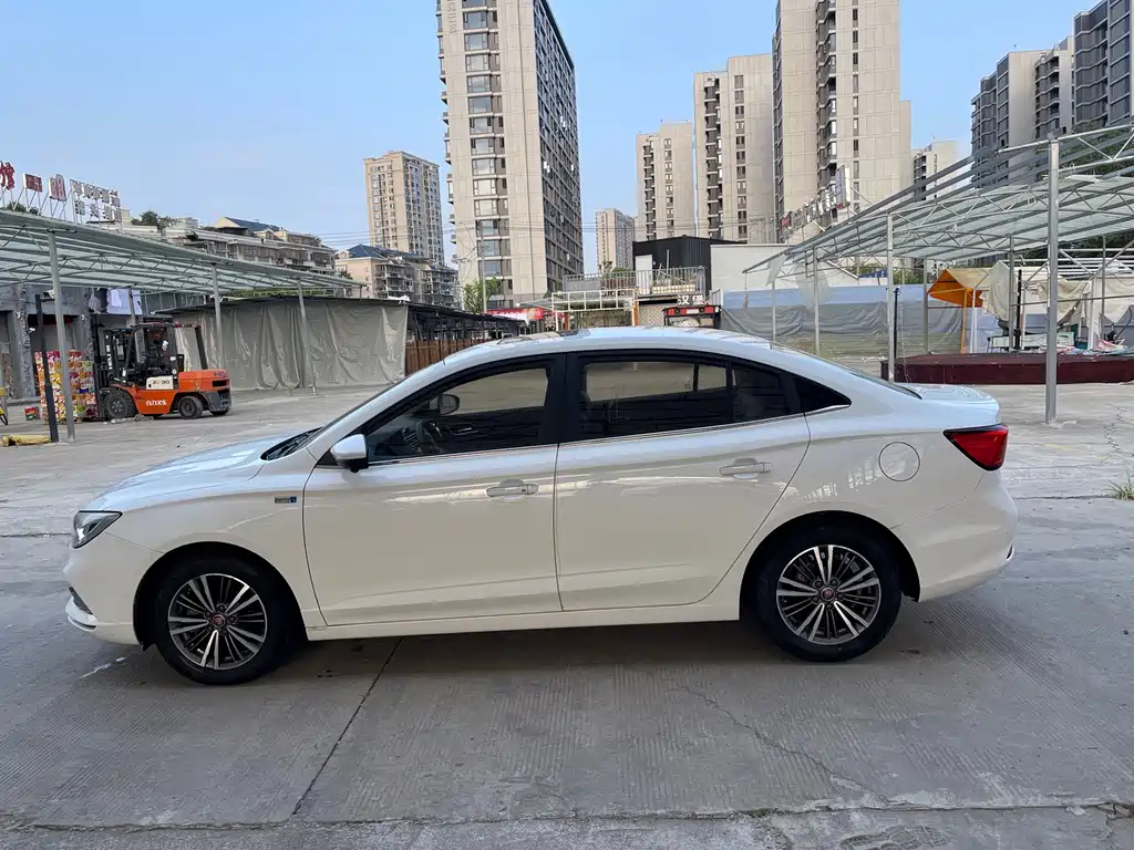 Roewe i5 — миниатюра 8