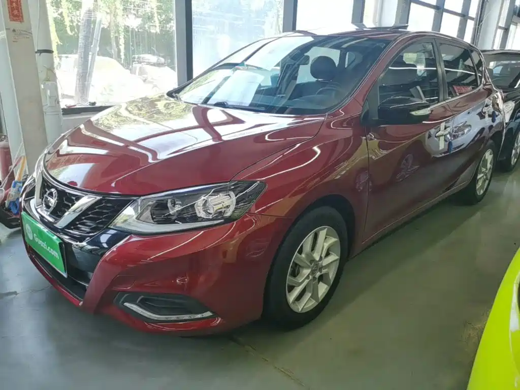 Nissan Tiida — миниатюра 2