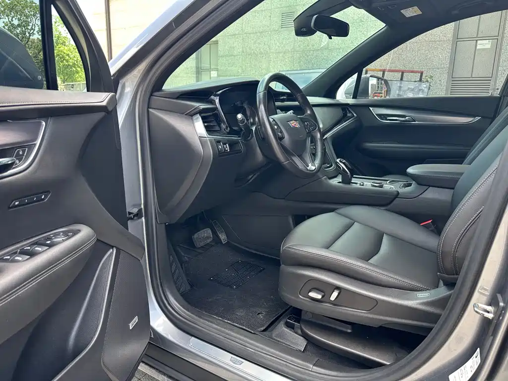 Cadillac XT6 2021 28T мест Luxury
