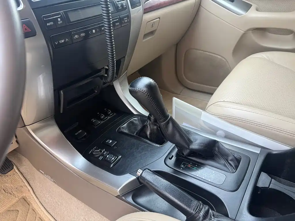 Toyota Prado — миниатюра 10